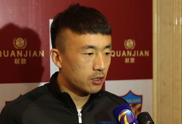 她还等着自己后续的回春丹呢，自然会对自己唯命是从，明天就是海伦娜的登基大典，到时候整个欧洲的皇室贵族以及顶尖富豪都会前往北欧参加这场登基大典，只要老太太在这帮欧洲富豪面前现身说法，回春丹必然能在这帮贵族心中掀起巨大波澜。